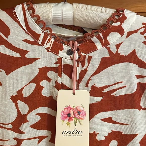 NWT Entro Rust and White Abstract Floral Blouse size small - Picture 6 of 9